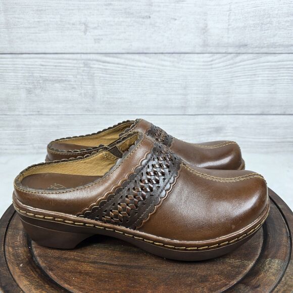 Ariat Brown Leather Clogs Embossed Detail Womens Sz 6.5 Western Comfort - Picture 3 of 9